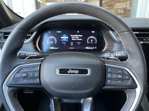 Used 2023 Jeep Grand Cherokee Altitude AWD/4WD image 21