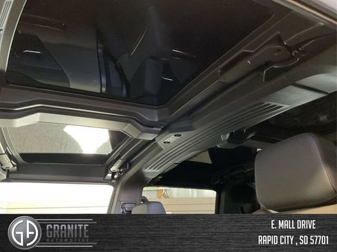 Used 2025 GMC Hummer EV 2X w/ LPO, Illumination Package image 21