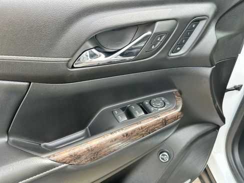 Used 2023 GMC Acadia Denali image 13