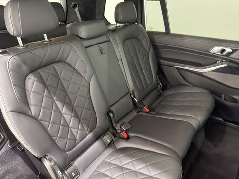 Certified 2023 BMW X7 xDrive40i w/ M Sport Package image 24