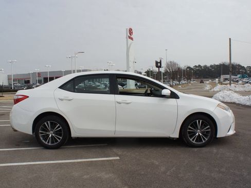 Used 2016 Toyota Corolla LE image 19