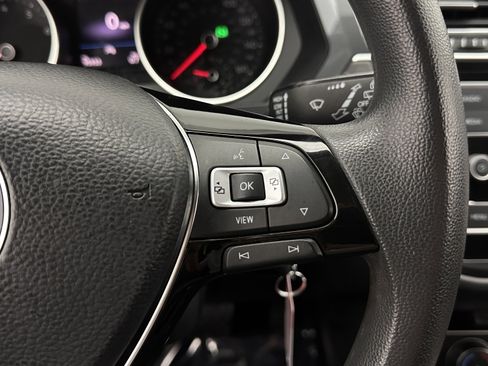 Used 2020 Volkswagen Tiguan S image 19