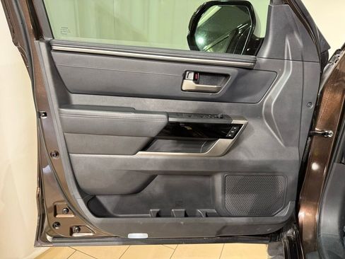 Used 2025 Toyota Tundra Limited AWD/4WD image 13