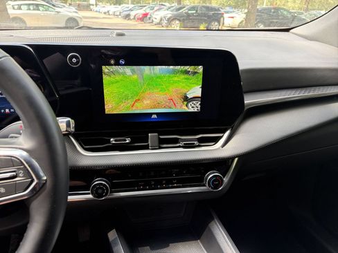 Used 2025 Chevrolet Equinox LT FWD image 17