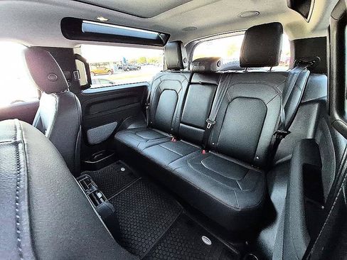 Used 2023 Land Rover Defender 90 SE AWD/4WD image 29