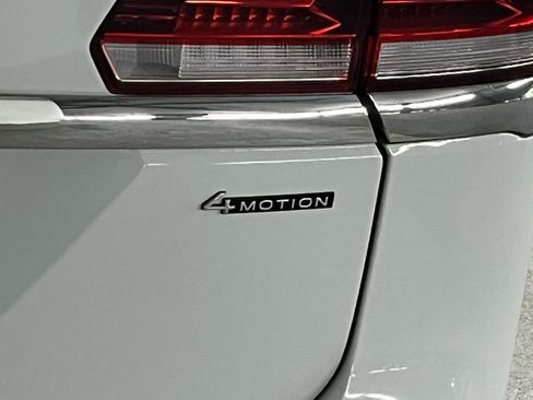 Certified 2023 Volkswagen Atlas SE w/ Black Wheel Package image 35