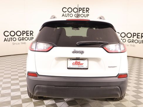 Used 2019 Jeep Cherokee Latitude w/ Popular Appearance Group FWD image 20