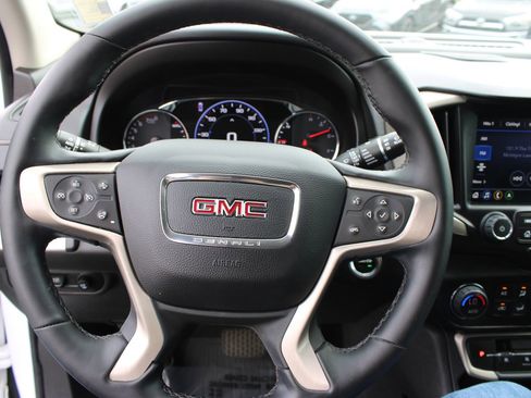 Used 2023 GMC Terrain Denali w/ Denali Premium Package AWD/4WD image 12