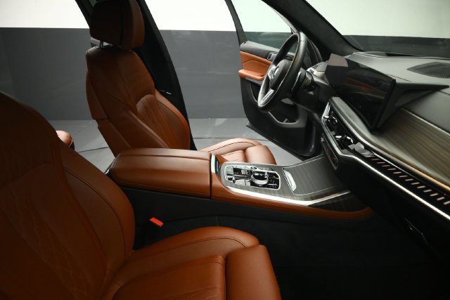 Used 2025 BMW X7 M60i w/ Executive Package AWD/4WD image 54