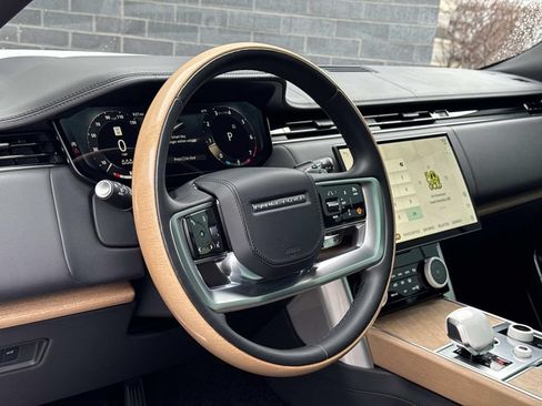 Certified 2023 Land Rover Range Rover SV AWD/4WD image 23