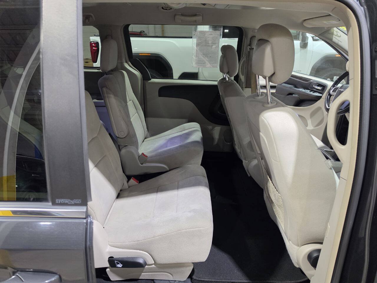 Used 2011 Chrysler Town & Country Touring FWD image 29