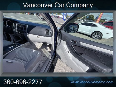 Used 2007 Toyota 4Runner SR5 AWD/4WD image 18