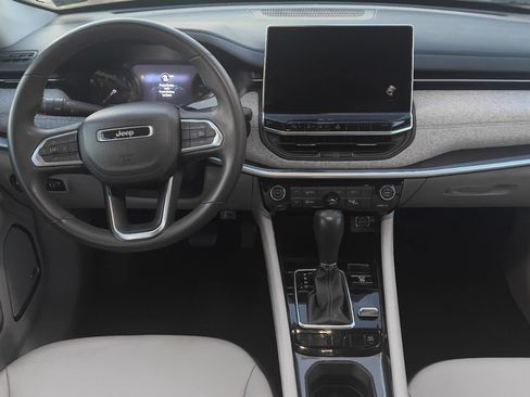 Used 2022 Jeep Compass Latitude w/ Sun and Sound Group image 12