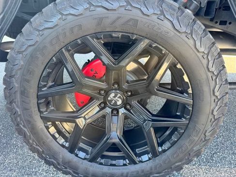 Used 2022 Ford F150 Lariat w/ Equipment Group 502A High AWD/4WD image 22