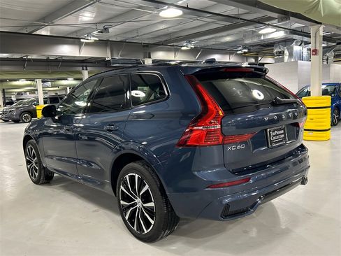 Certified 2025 Volvo XC60 B5 Plus image 4