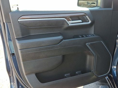 Used 2022 Chevrolet Silverado 1500 RST image 12