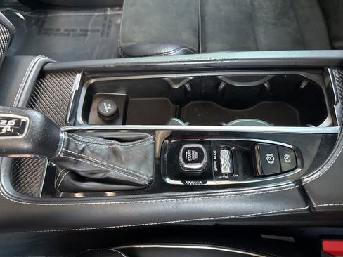 Used 2019 Volvo XC90 T5 R-Design image 21