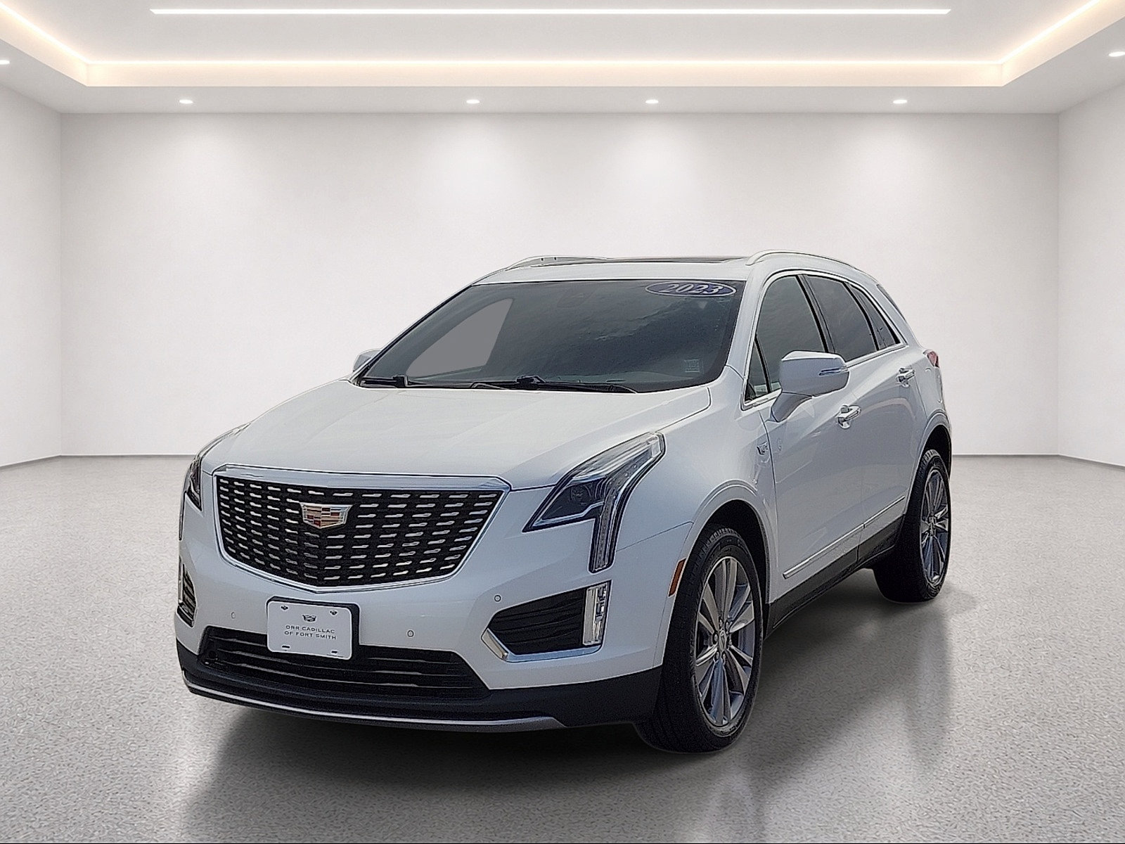 Used 2023 Cadillac XT5 Premium Luxury AWD/4WD image 2