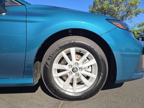 Used 2025 Toyota Camry LE image 9