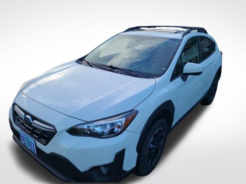 Used 2023 Subaru Crosstrek 2.0i Premium image 2