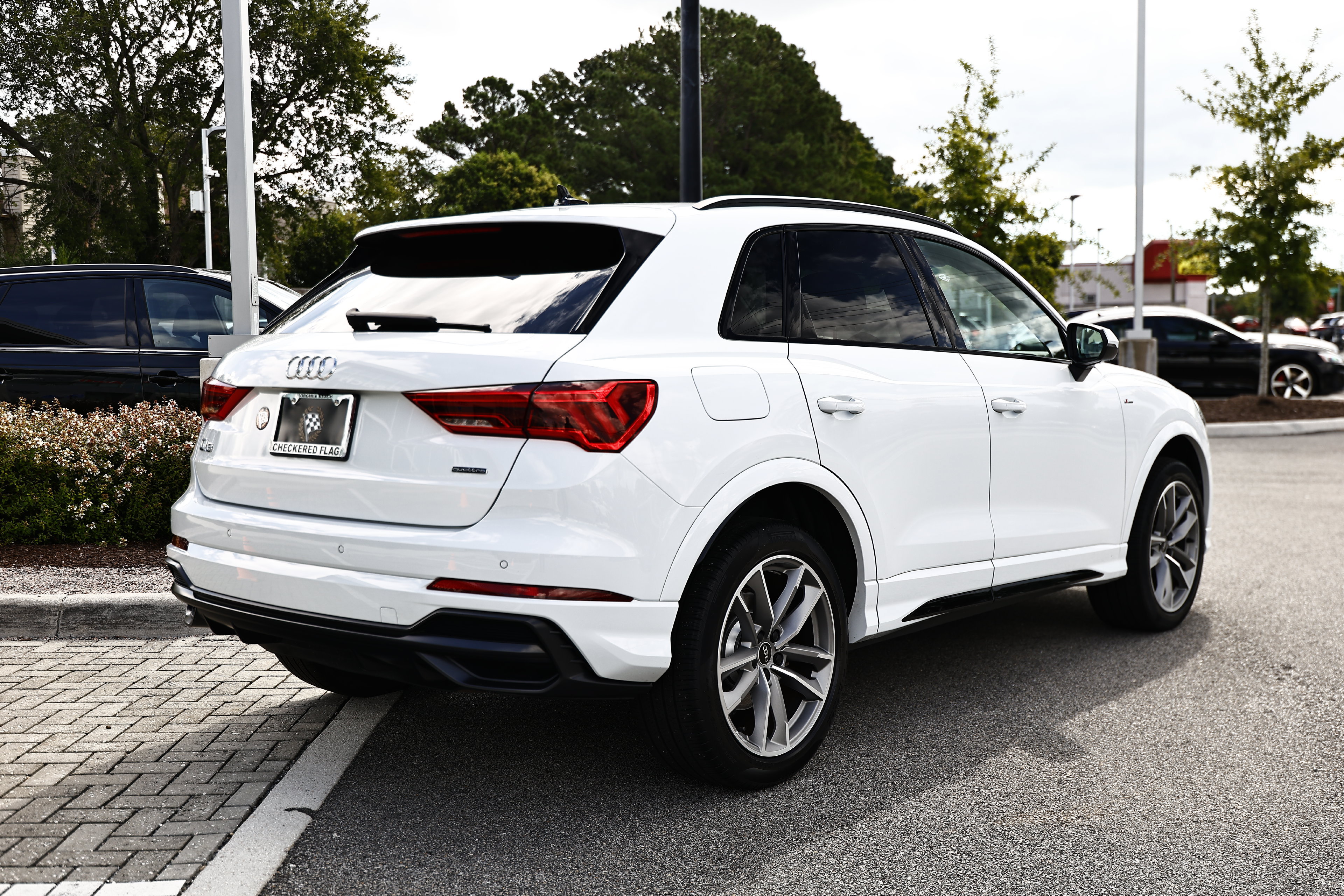 Used 2022 Audi Q3 2.0T Premium Plus w/ Premium Plus Package AWD/4WD image 7