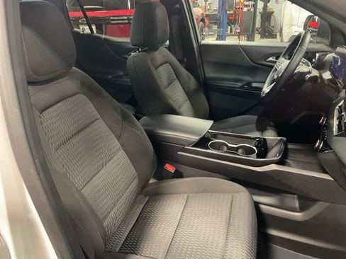 Used 2025 Chevrolet Equinox LT image 40
