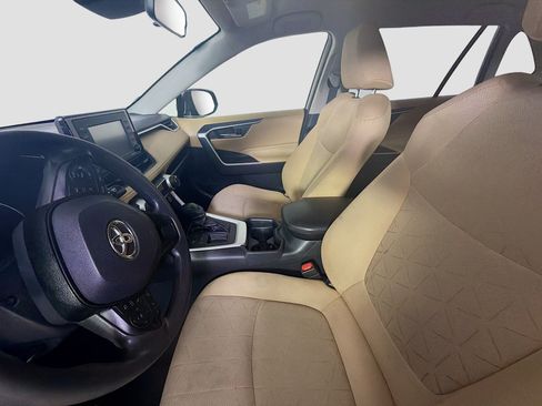 Used 2020 Toyota RAV4 XLE FWD image 13