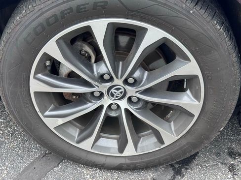 Used 2016 Toyota Avalon XLE Premium FWD image 23