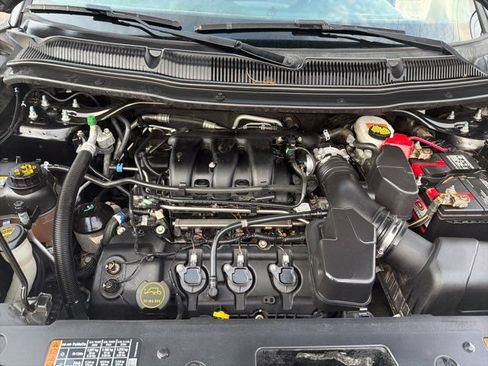 Used 2019 Ford Explorer XLT w/ Equipment Group 201A AWD/4WD image 40