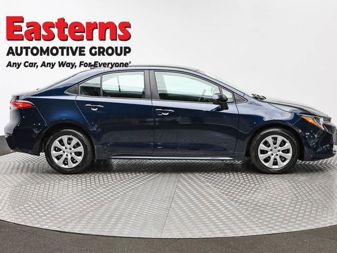 Used 2025 Toyota Corolla LE image 4