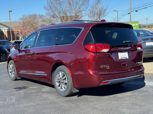 Used 2020 Chrysler Pacifica Touring-L image 5