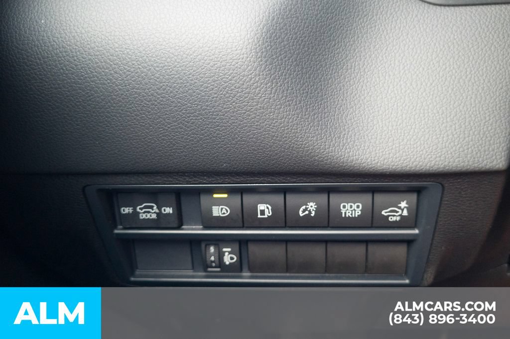 Used 2025 Toyota Sequoia SR5 AWD/4WD image 33