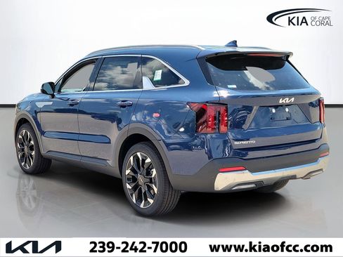 New 2026 Kia Sorento EX FWD image 4