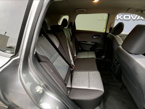 Used 2023 Nissan Rogue SV image 26