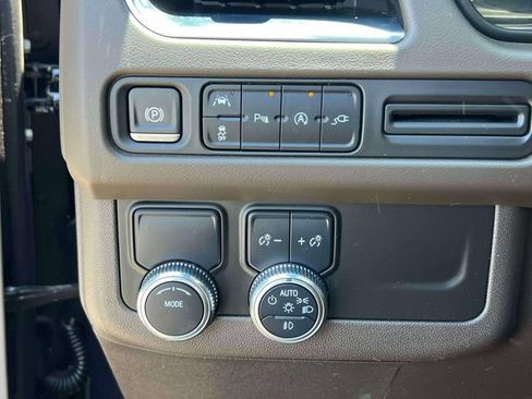 Used 2021 GMC Yukon SLT w/ Rear Media and Nav Package RWD image 27
