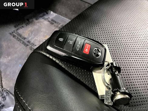 Certified 2024 Toyota Venza Limited image 14