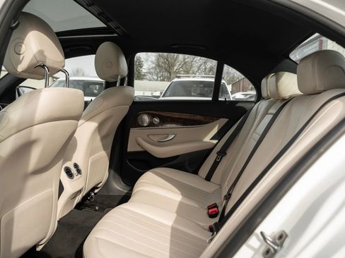Used 2018 Mercedes-Benz E 300 E 300 4MATIC Sedan 4D image 8