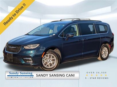 Used 2022 Chrysler Pacifica Touring-L