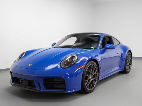 Used 2025 Porsche 911 Carrera w/ Premium Package image 6