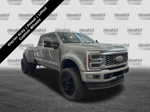 Used 2025 Ford F450 Platinum w/ Platinum Plus Package image 2