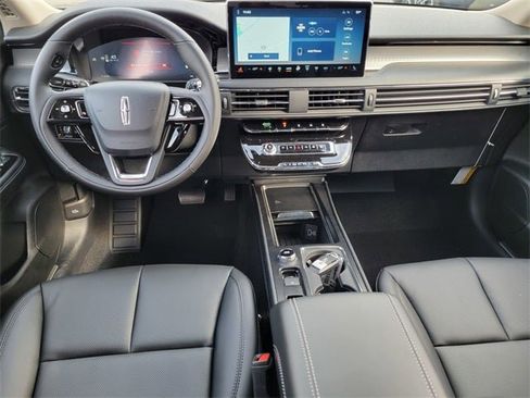 New 2026 Lincoln Corsair Premiere image 23