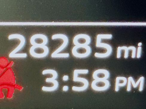 Used 2021 Audi e-tron Premium w/ Convenience Plus Package image 20