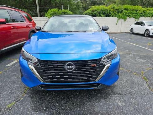 Used 2025 Nissan Sentra SR FWD image 3