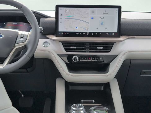 New 2025 Ford Explorer Active w/ Active Comfort Package image 11