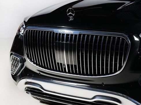 Used 2024 Mercedes-Benz Maybach GLS 600 4MATIC image 35