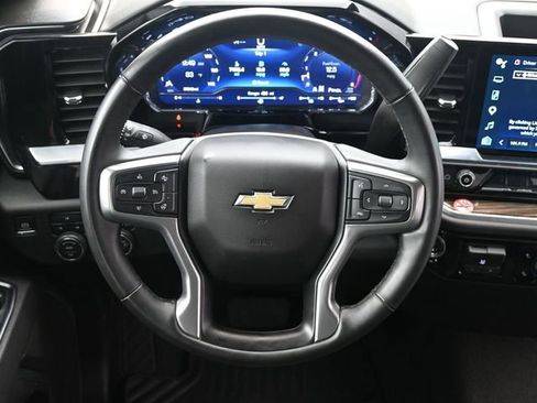 Used 2025 Chevrolet Silverado 2500 LT w/ Convenience Package image 24