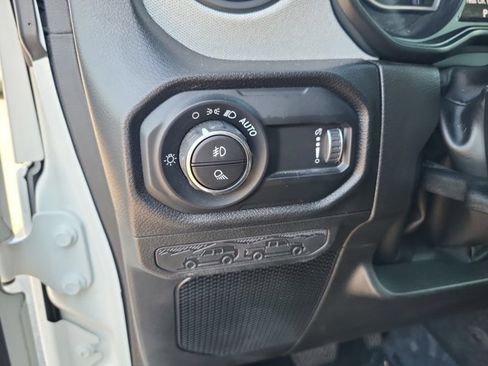 Certified 2024 Jeep Gladiator Sport image 25