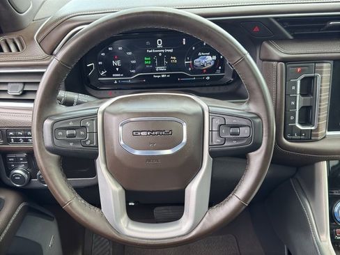 Used 2024 GMC Yukon XL Denali image 14