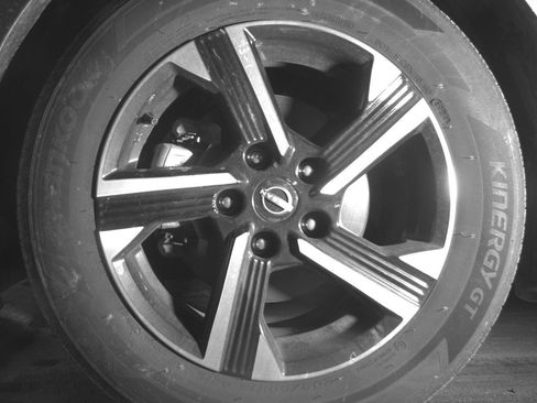 Used 2025 Nissan Sentra SV FWD image 12