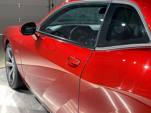 Used 2014 Dodge Challenger SXT image 36